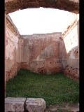 01465 ostia - regio ii - insula vi - casa dell'ercole bambino (ii,vi,3-4) - via della fontana - 3. raum von norden an der ostseite der casa (via della fontana) - bli ri westen - 01-2024.jpg